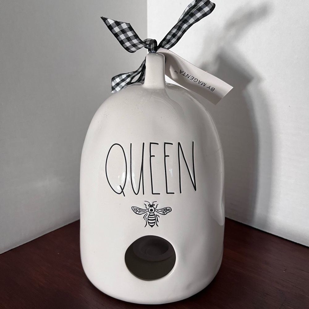 Rae Dunn Queen Bee Farmhouse Birdhouse